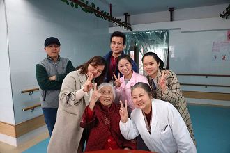 用五“心”关爱老人 以五“零”做好护理